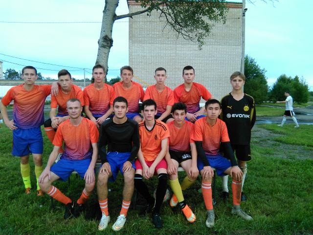 Команда "Заря" - молодой состав, приняли участие в XVIII турнире по футболу на кубок главы Ленинского муниципального района